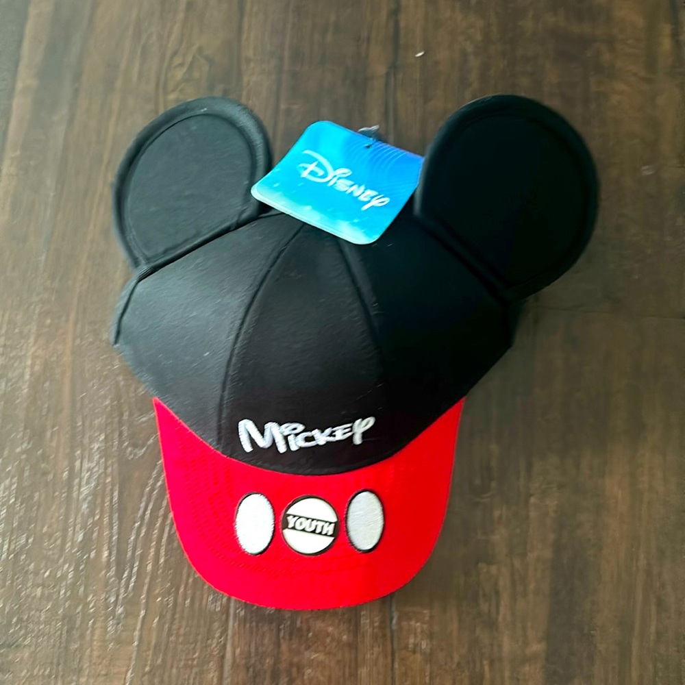 Disney Mickey ears hat size youth never worn like new! With tags!